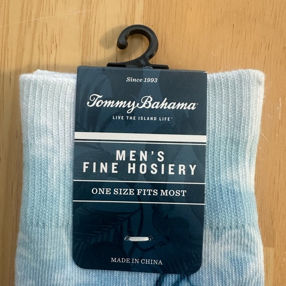 Tommy Bahama Socks - Picture 2 of 5